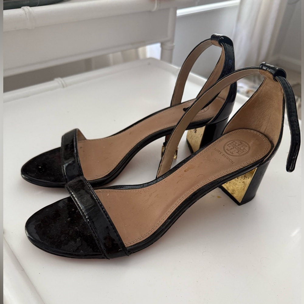 Tory Burch Black Patent Heels w/ Gold Block Sz 8.5 Great lightly used condition
